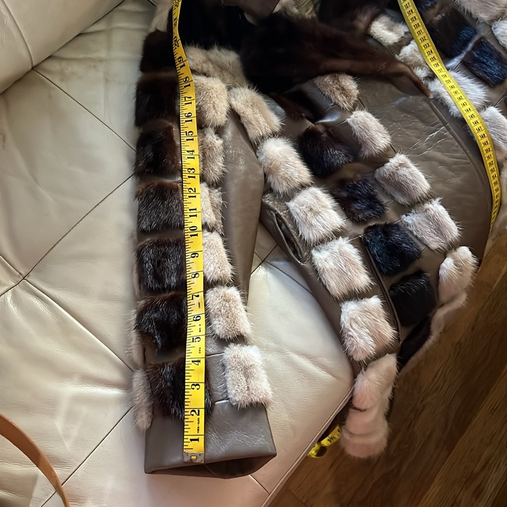 70’s Aesthetic, Vintage It Girl Fur Coat! - Picture 9 of 12